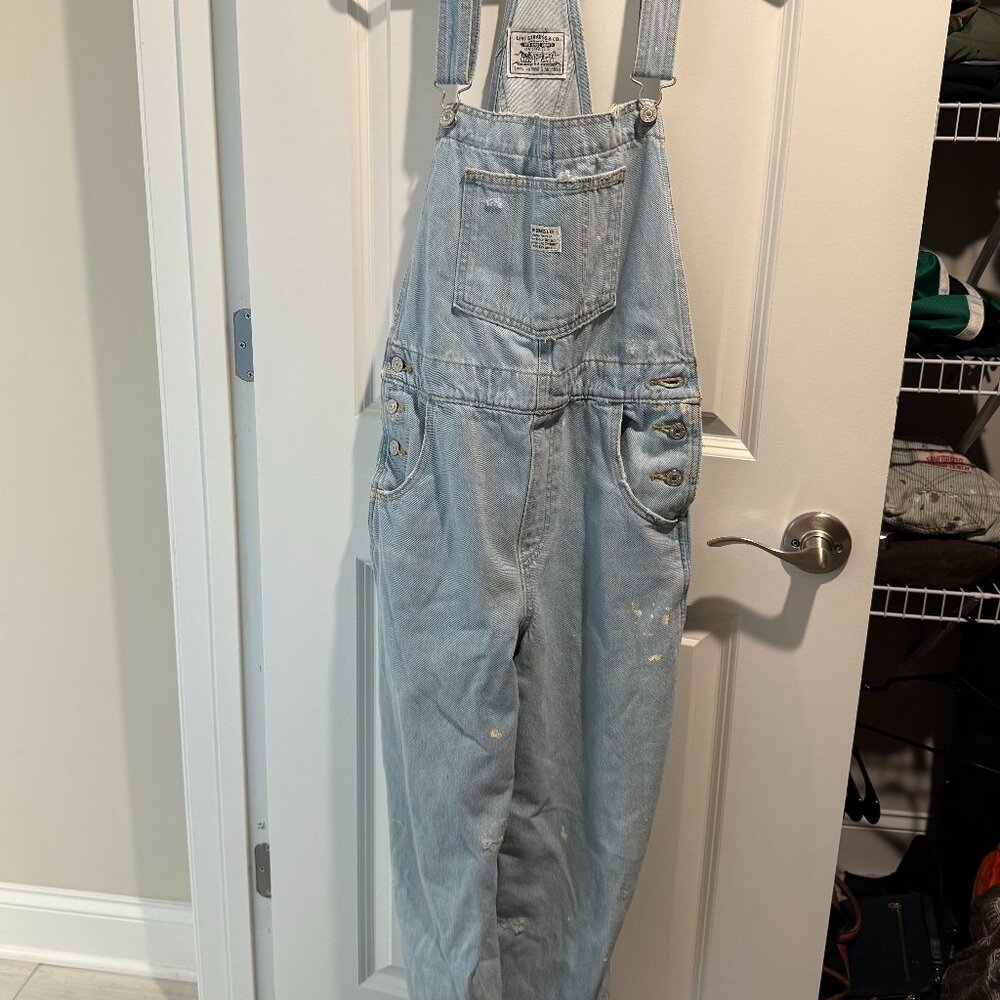 Levis Overhall